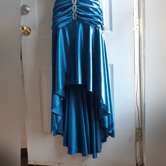 Mermaid Style Dress - Picture 6 of 15